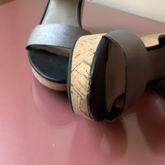 Women's Franco Sarto, Gardenia High Heel Wedge Sandals 8.5 Black & Silver - Picture 5 of 6